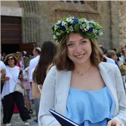 Docente di francese impartisce lezioni di lingua e cultura francese